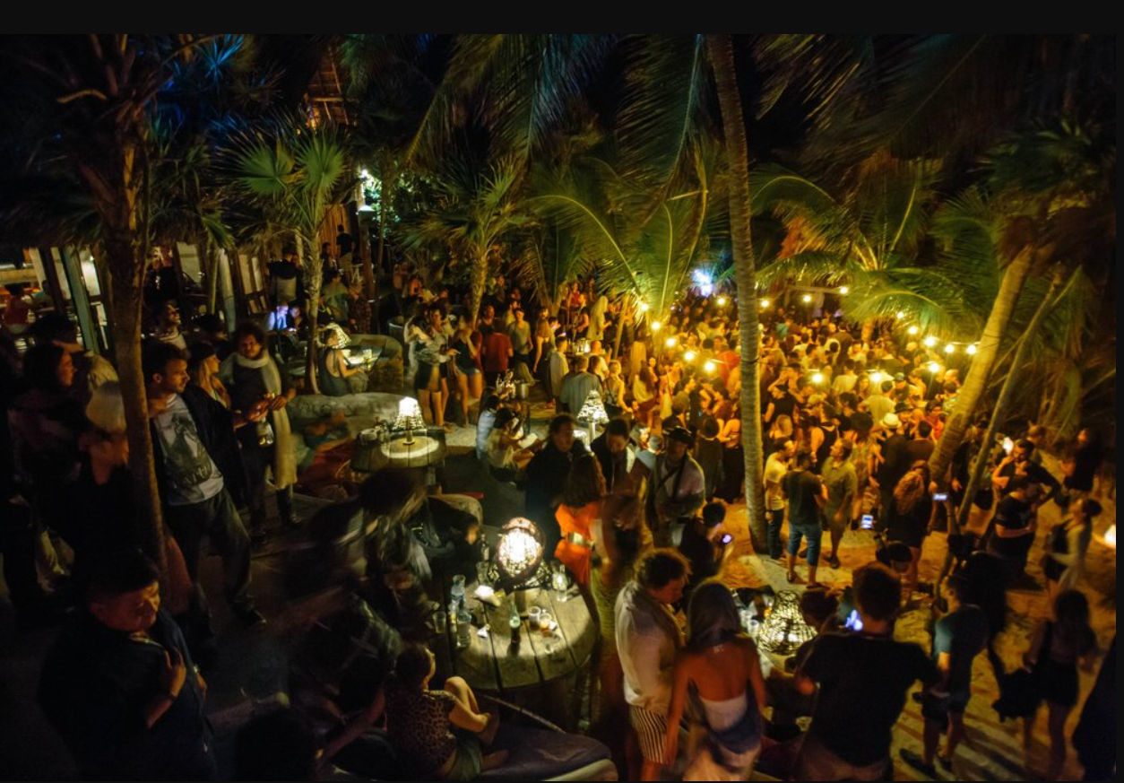 ULTIMATE GUIDE TO FULL MOON PARTIES AT PAPAYA PLAYA PROJECT