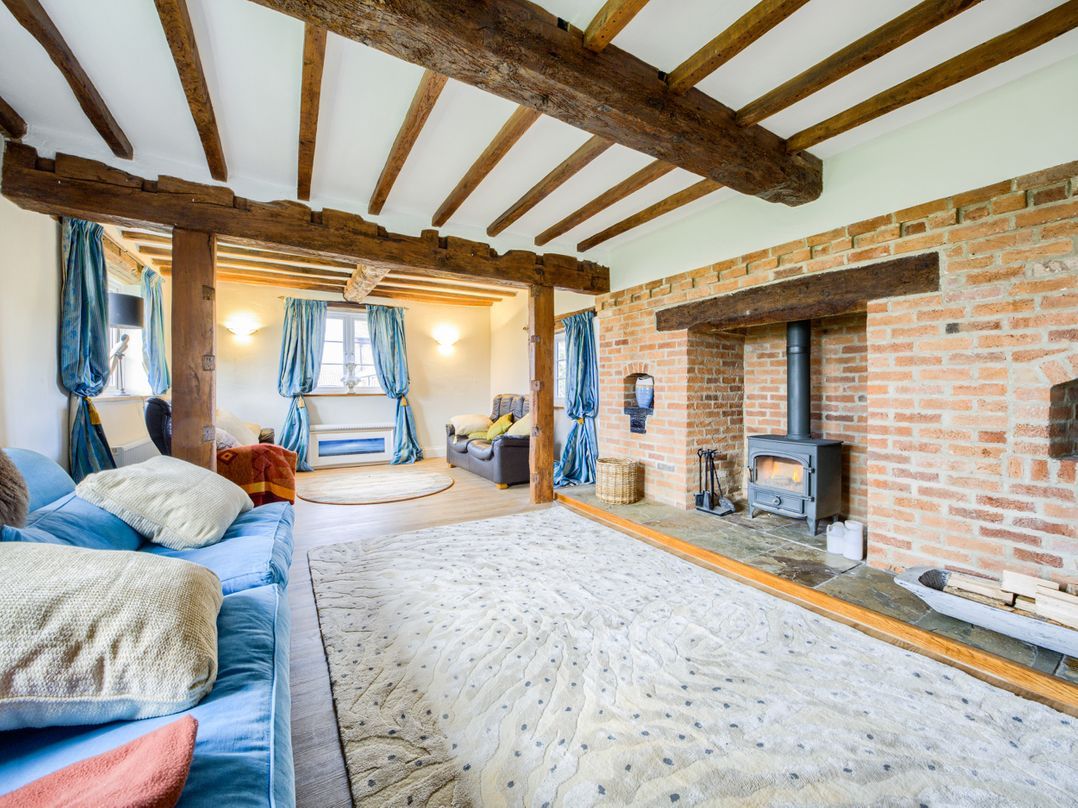Brickbarns Farm House - Group Holiday House Worcestershire