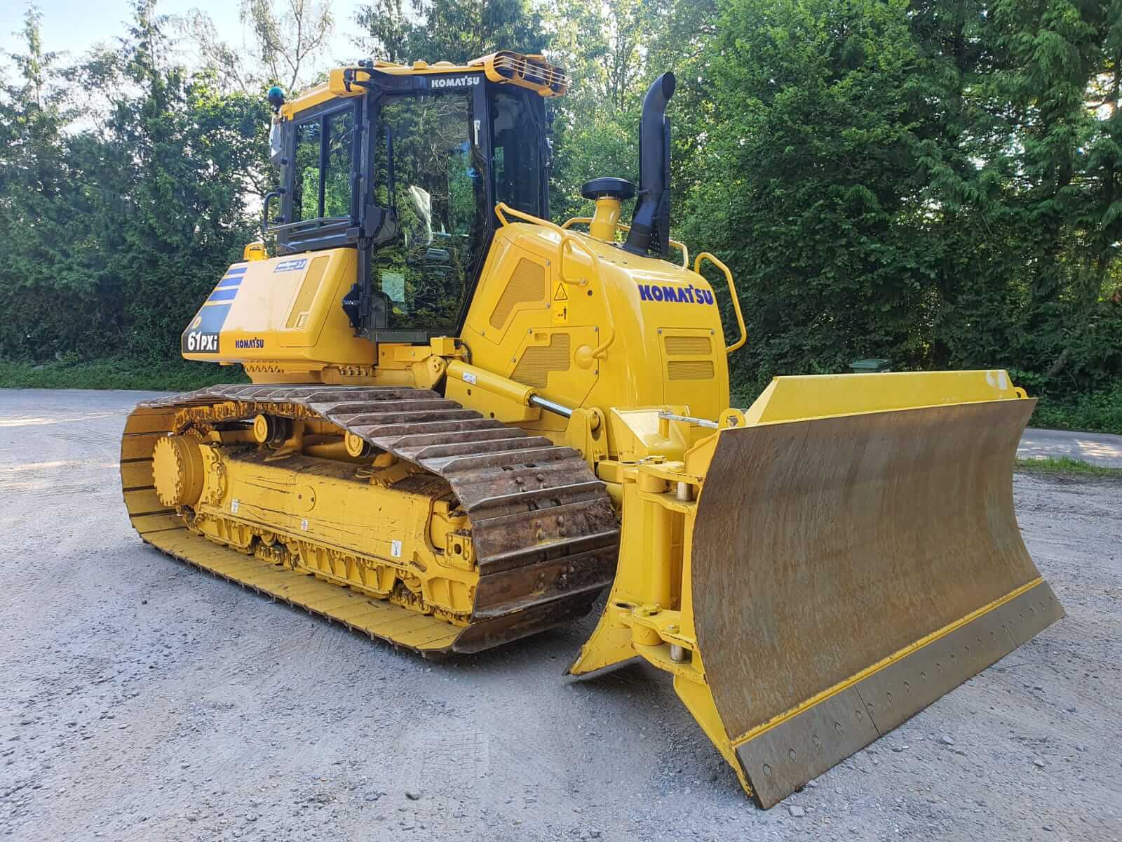 KOMATSU D61PXI24 Red Bull Equipment