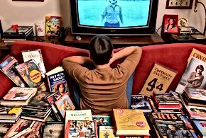 The Enduring Appeal of Retro TV Shows: Why We Can't Get Enough of the Past