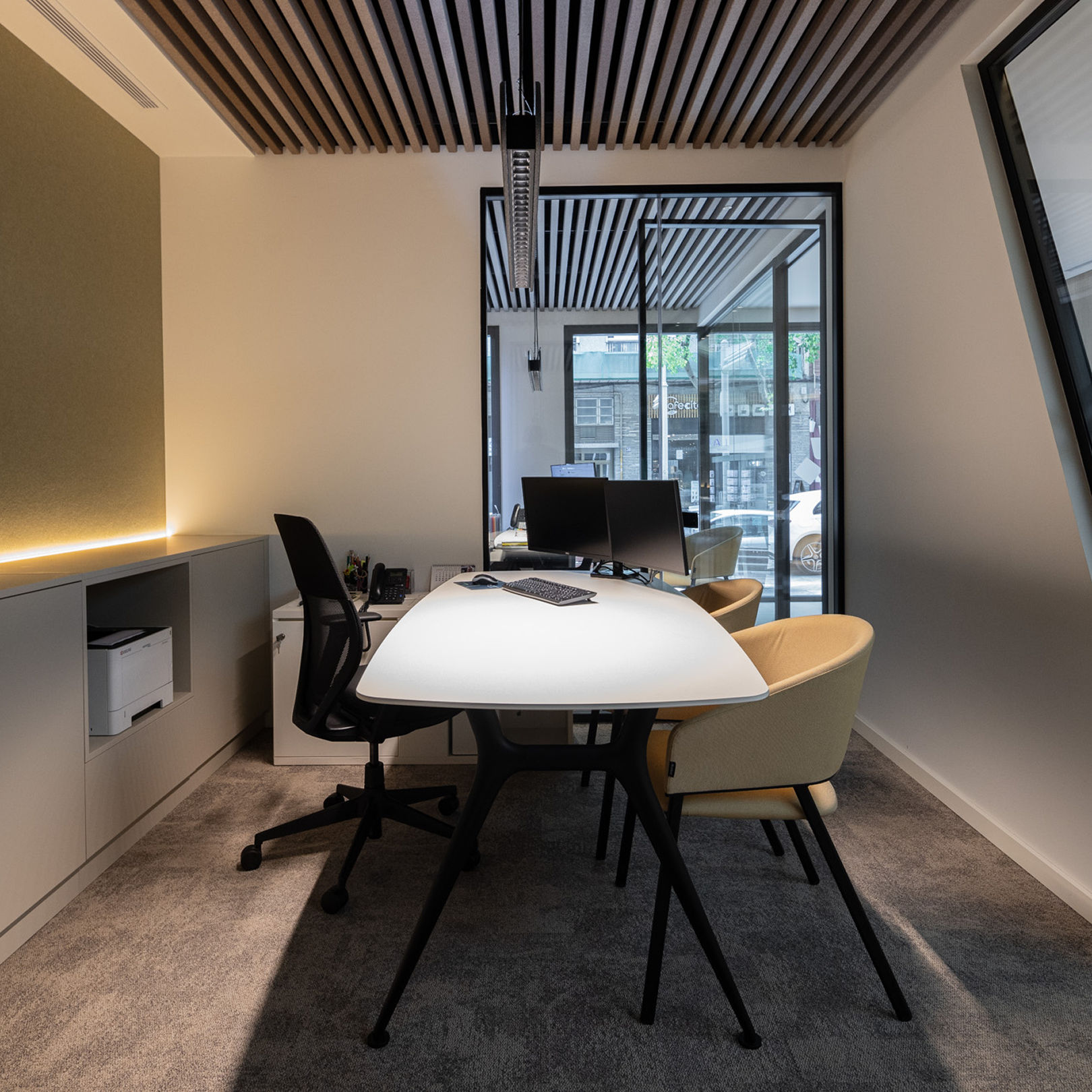 Hospital corridor wayfinding through integrated linear lighting