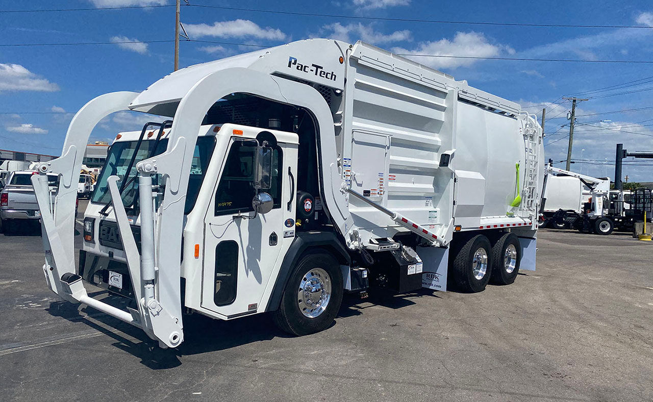 Battle Motors Raider LET2 front loader garbage truck with Pac-Tech Ultimate body