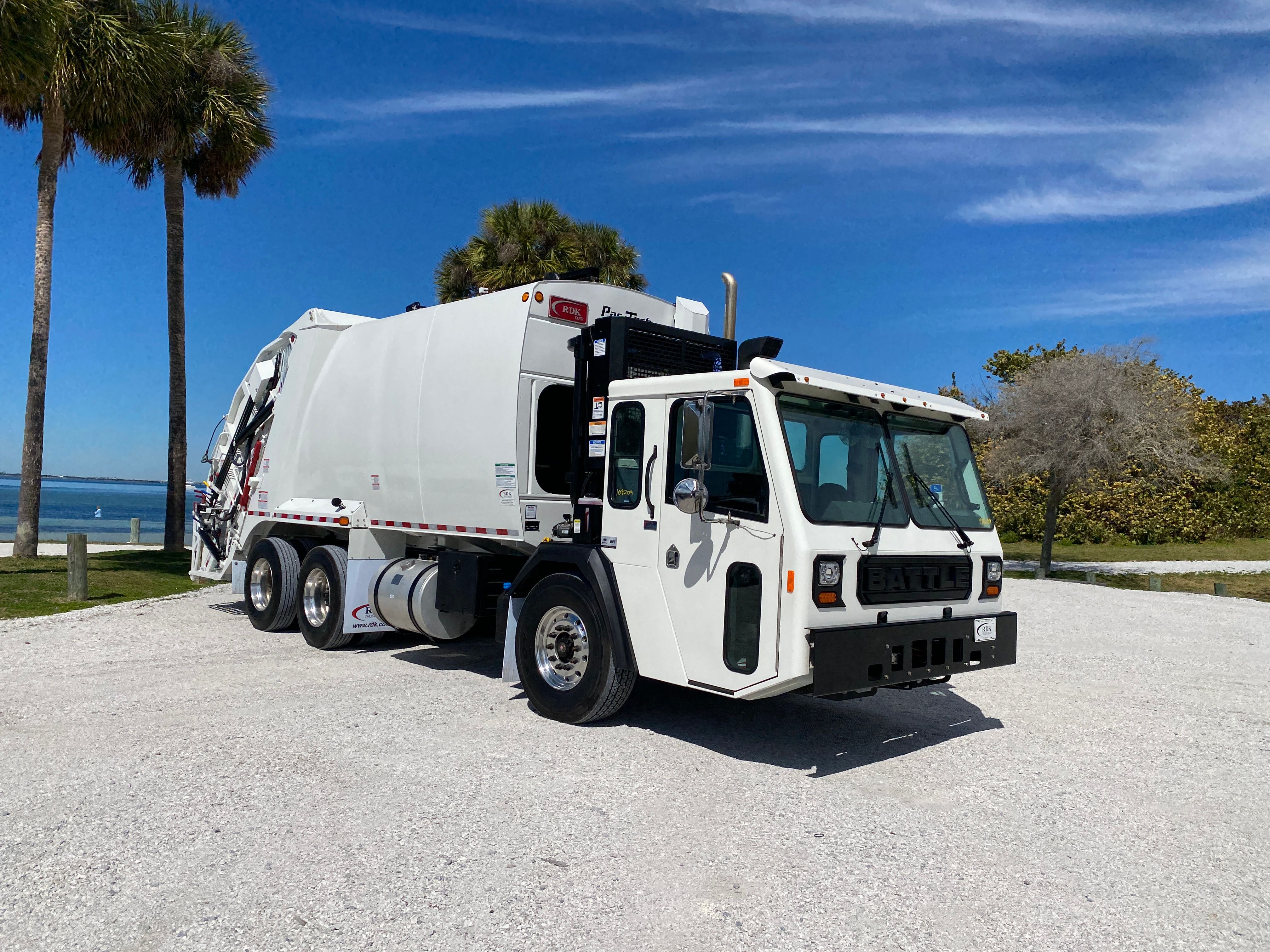 2025 Battle Motors LET2-46 rear loader with 25-yard Pac-Tech body