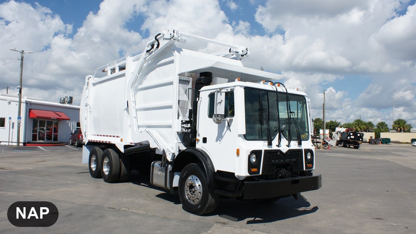 2016 MACK MRU613 - Image 1