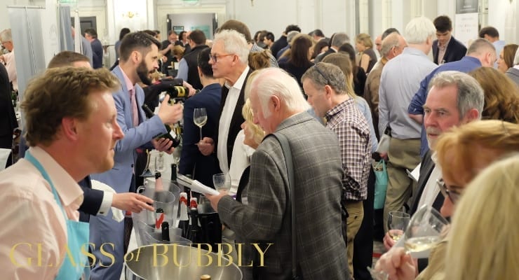 glass_of_bubbly_champagne_and_sparkling_wine_tasting_2017_1 glass_of_bubbly_champagne_and_sparkling_wine_tasting_2017_1