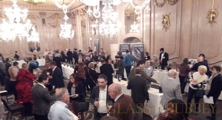 Glass_of_Bubbly_tasting Glass_of_Bubbly_tasting