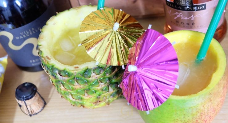 fresh_fruit_cocktail_cups_sparkling_wine fresh_fruit_cocktail_cups_sparkling_wine
