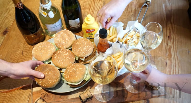 veggie_burgers_and_sparkling_wine_pairings veggie_burgers_and_sparkling_wine_pairings