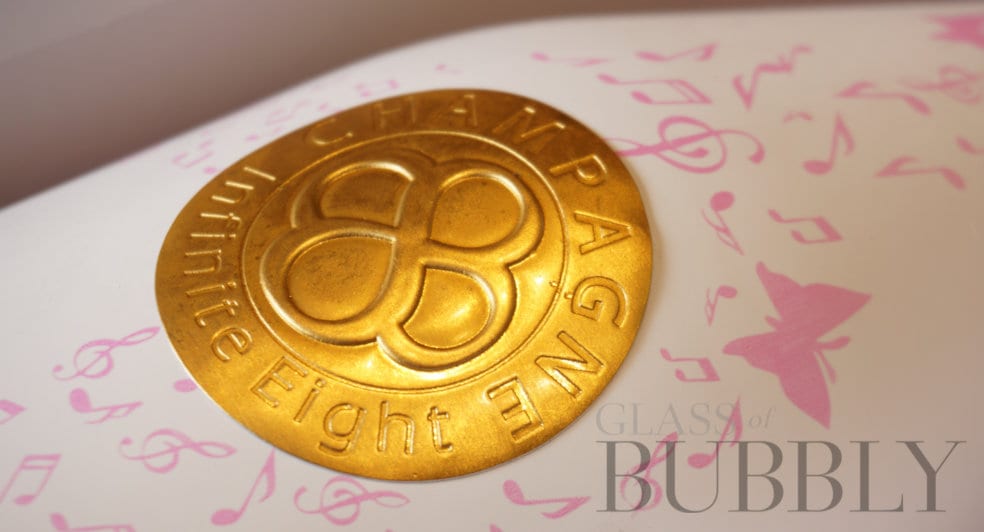 Champagne Infinite Eight - Butterfly Lovers Edition Champagne Infinite Eight - Butterfly Lovers Edition