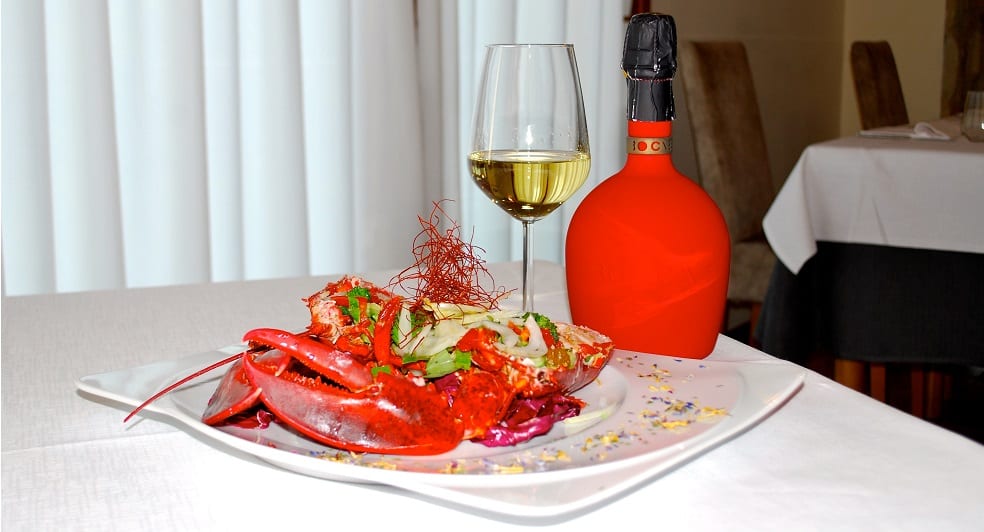 Bolllicine Red bottle and dish Bolllicine Red bottle and dish
