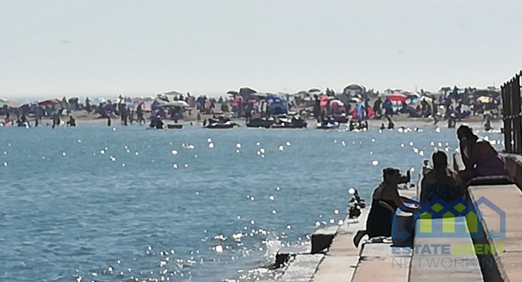 Crowded beaches - Clacton-on-Sea in Essex