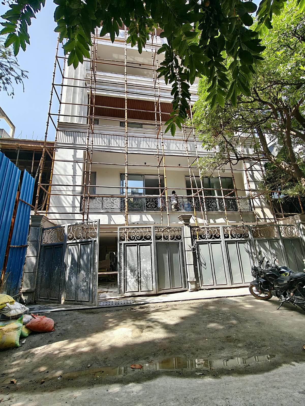 4 BHK Builder Floor, DLF Phase 1, Block E, Gurgaon