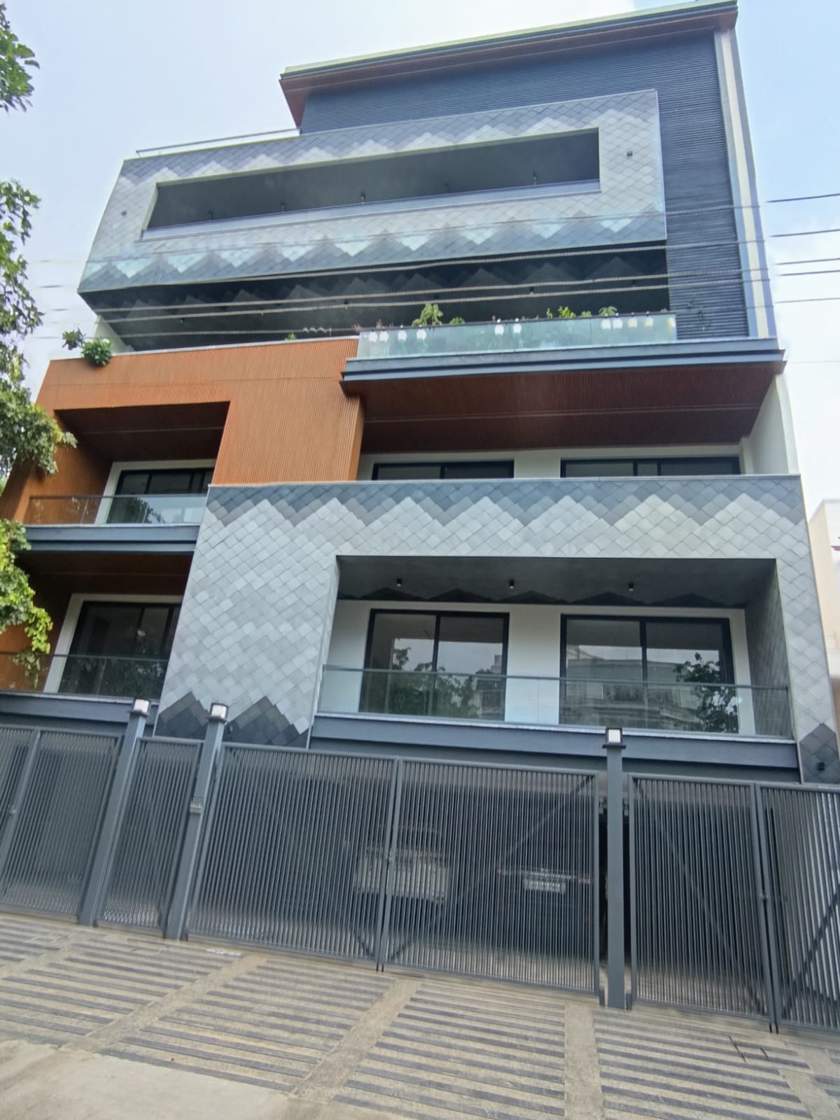 DLF Phase 2, Block L