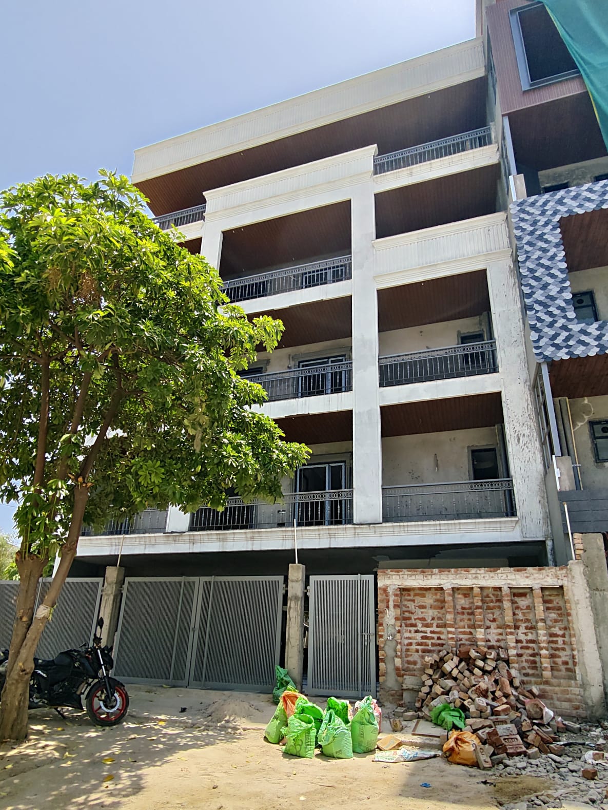 4 BHK Builder Floor, Palam Vihar, Block H, Gurgaon