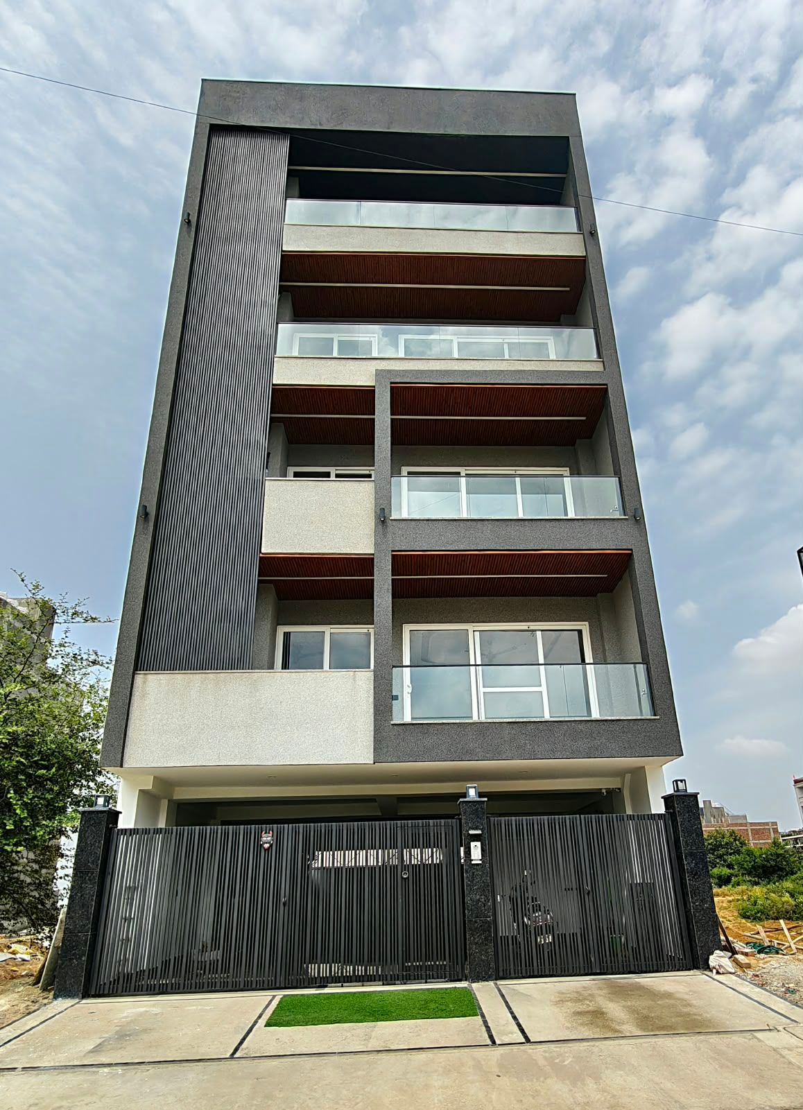 3 BHK Builder Floor, Ansal Esencia & Versalia, Gurgaon