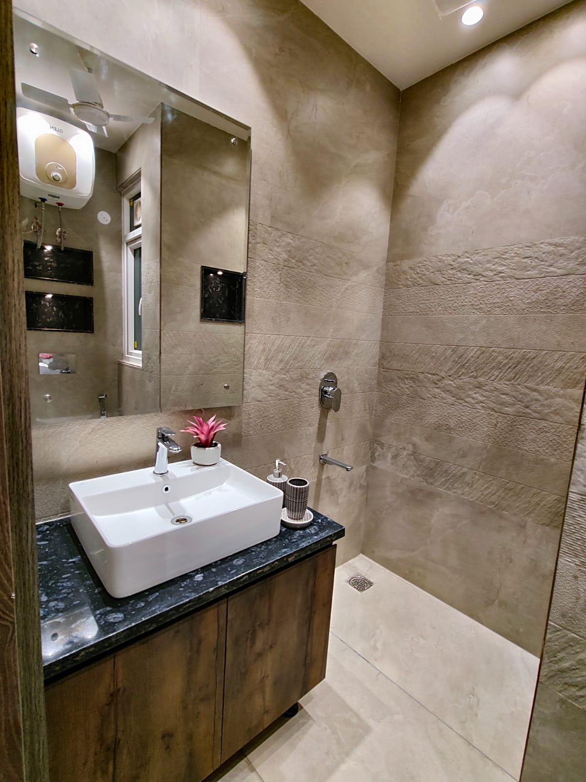 2 bhk builder floor Sector 93 Gurgaon image 3