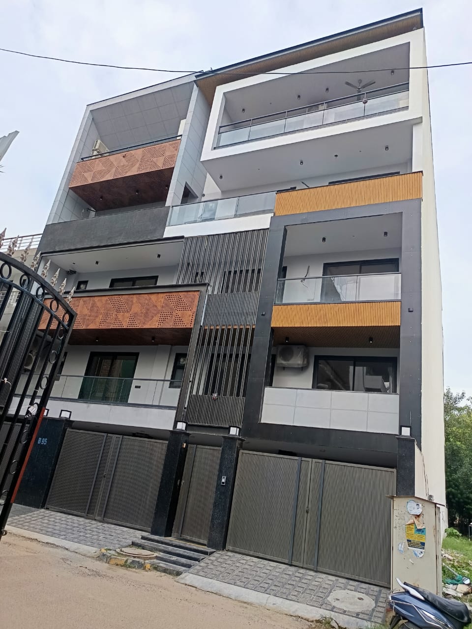 Mayfield Garden, Block B