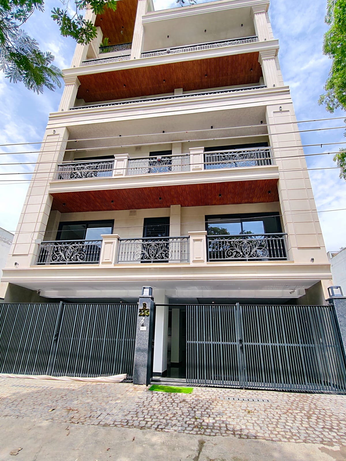 4 BHK Builder Floor, Sushant Lok 1, Block B, Gurgaon