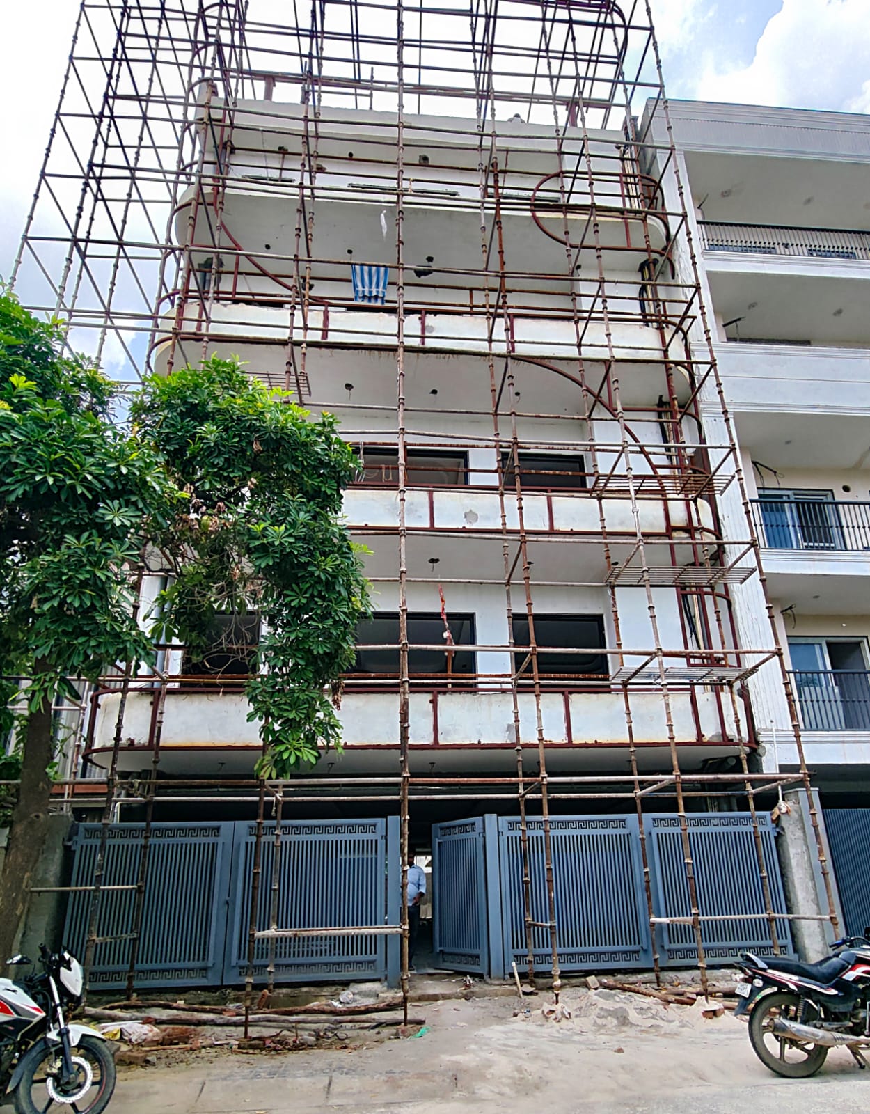 3 BHK Builder Floor, DLF Garden City, Gurgaon