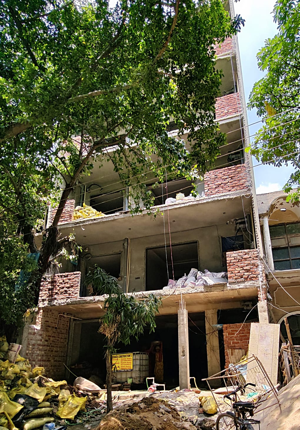 DLF Phase 1, Block H