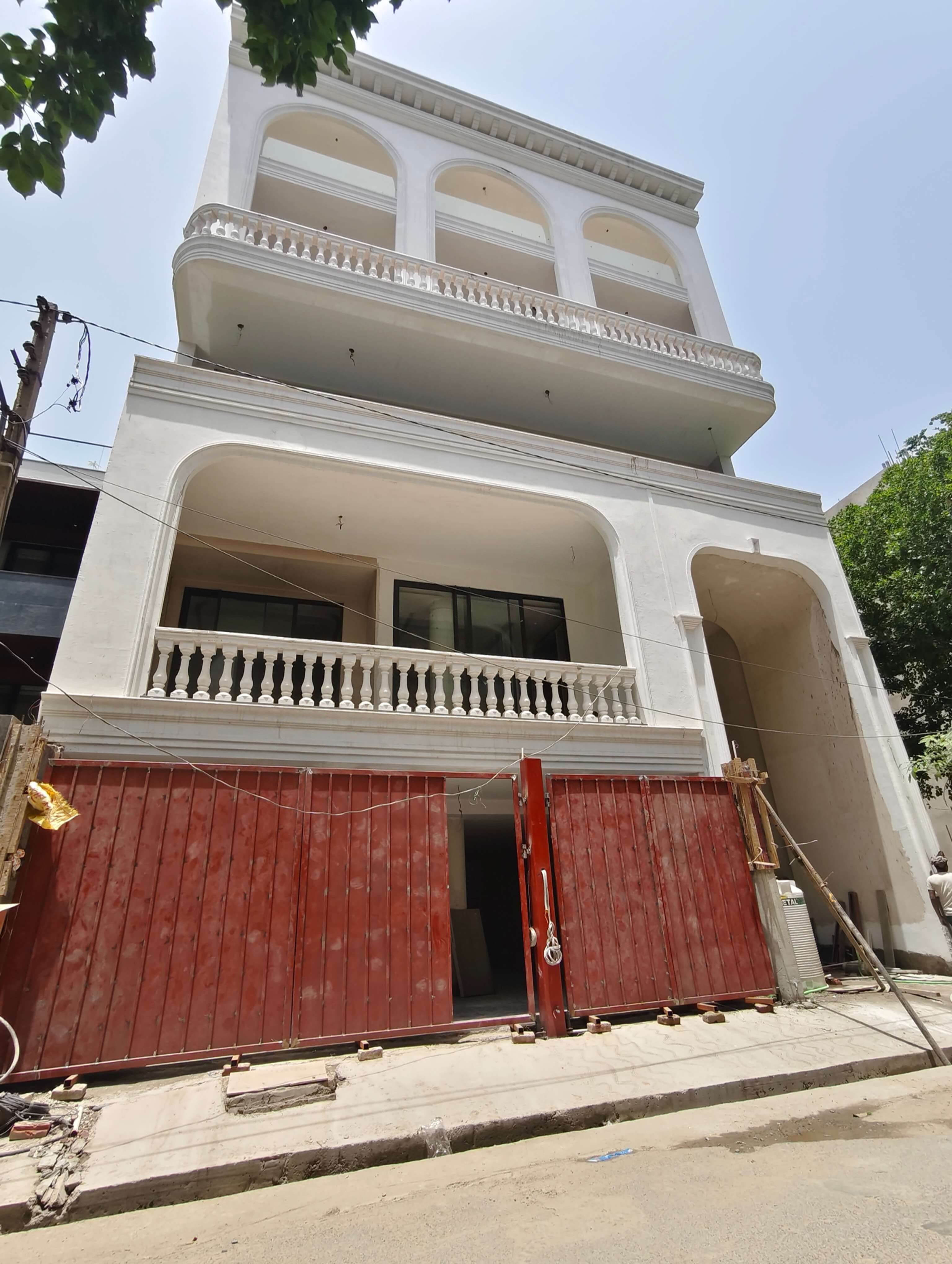 DLF Phase 4