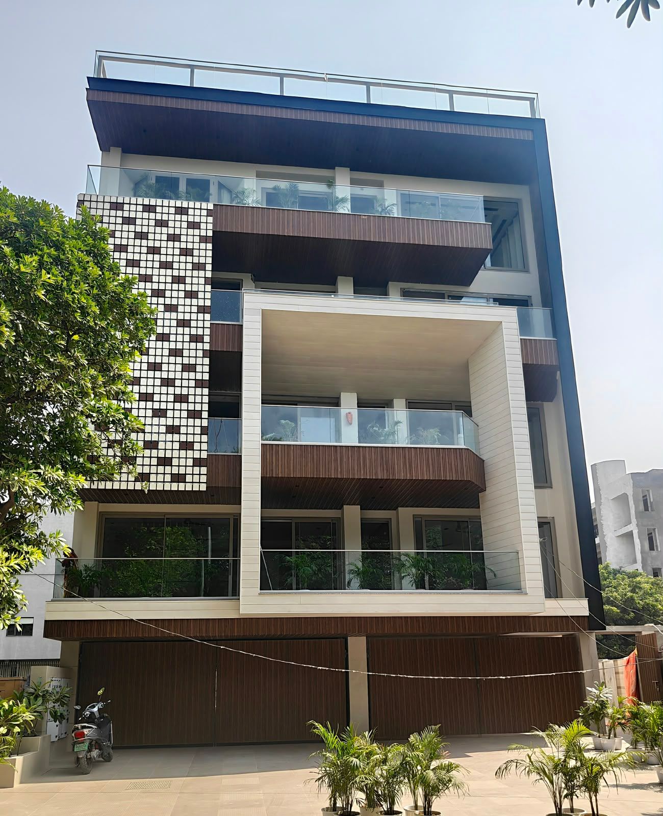 5 BHK Builder Floor, Malibu Town, Gurgaon