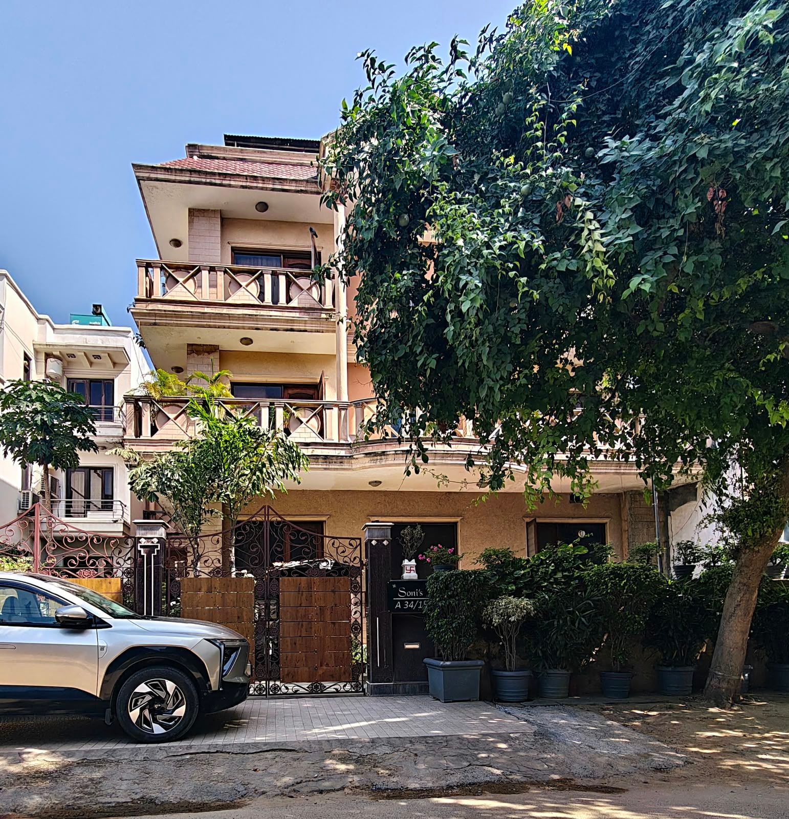 4 BHK Builder Floor, DLF Phase 1, Block A, Gurgaon