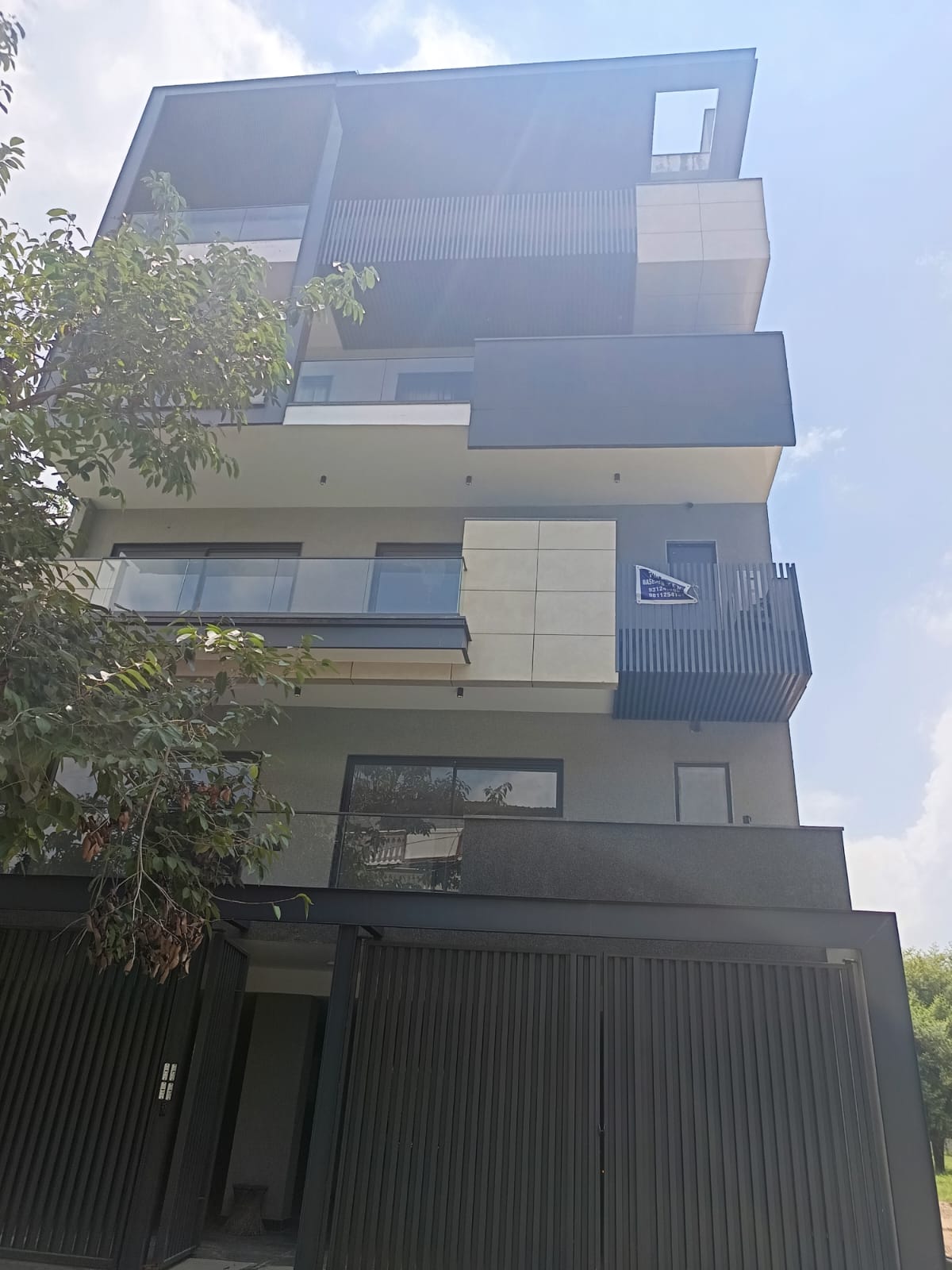 DLF Phase 1, Block H