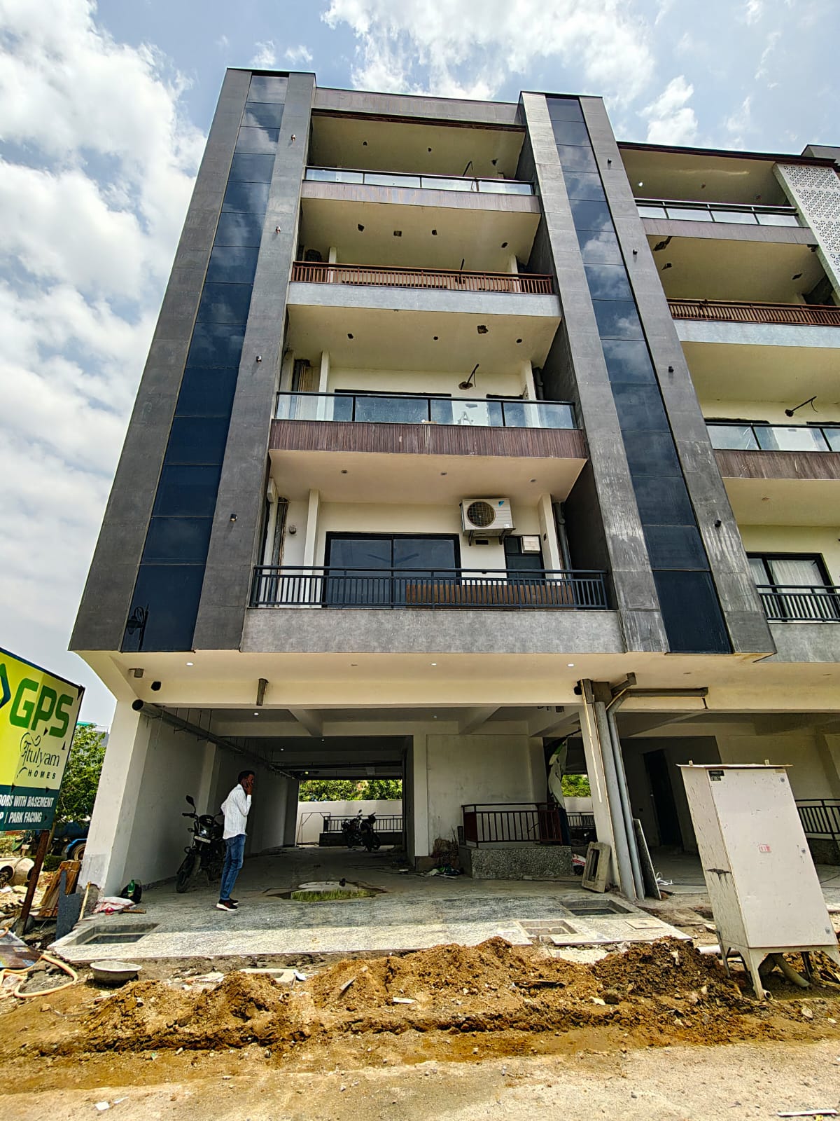 Orris Atulyam 83