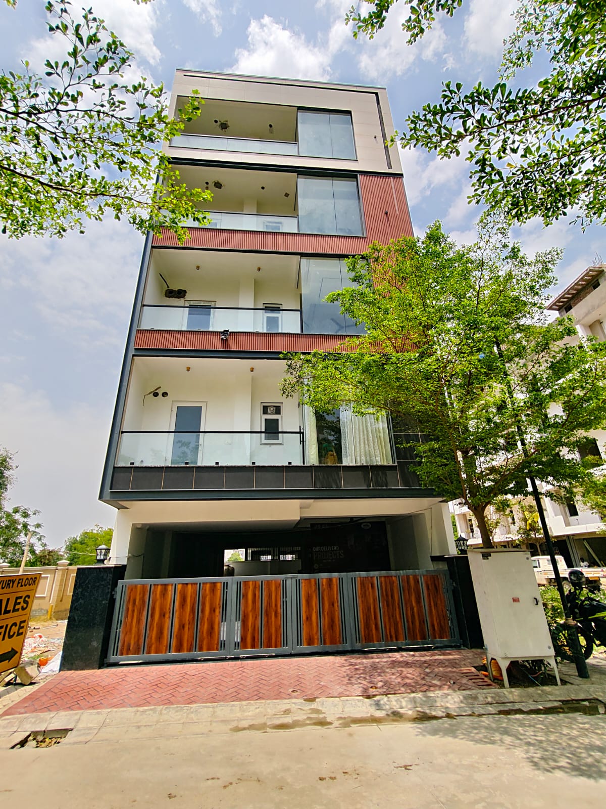 Orris Atulyam 83