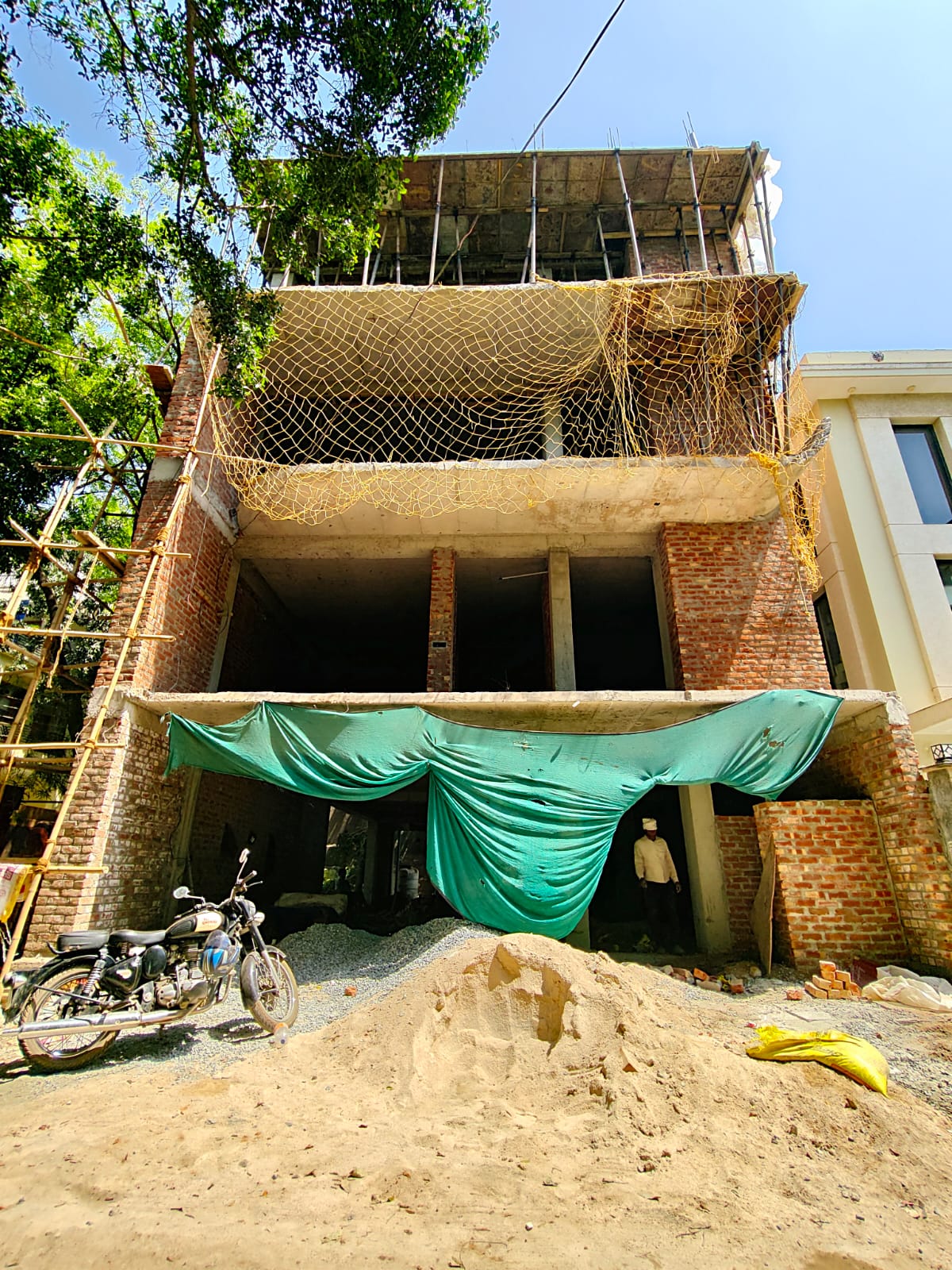 DLF Phase 1, Block H