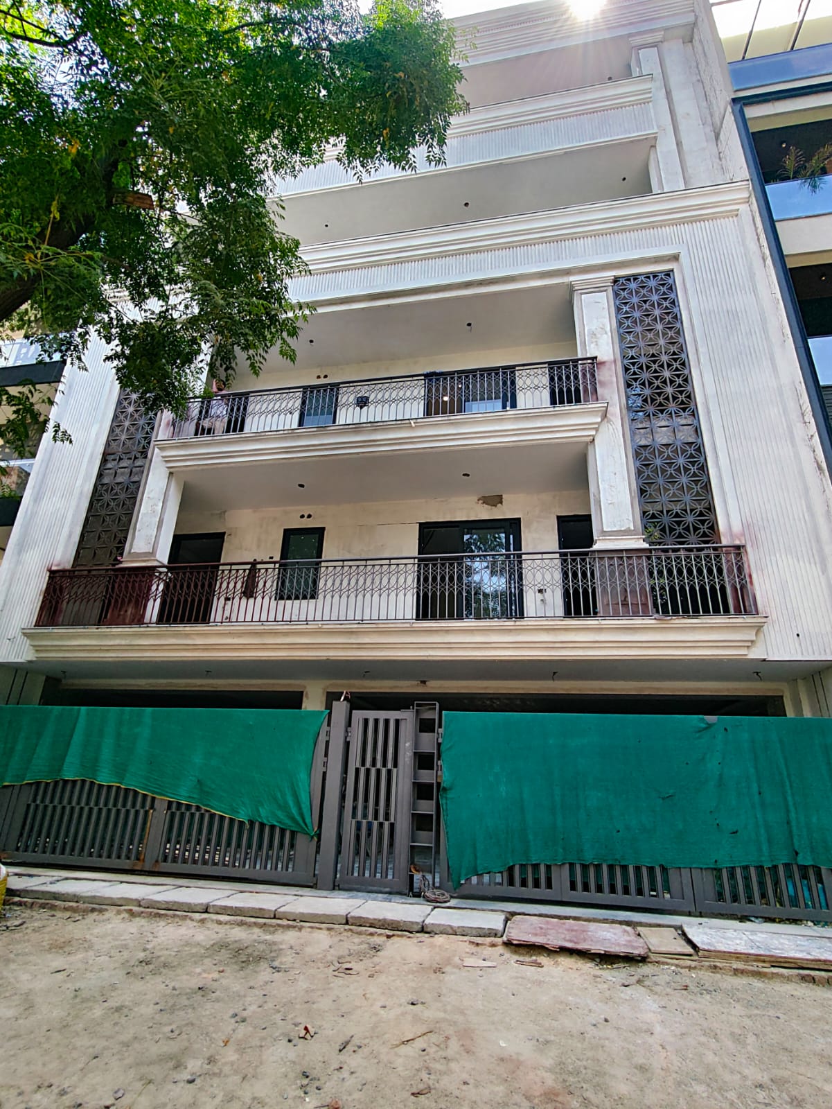DLF Phase 2, Block L