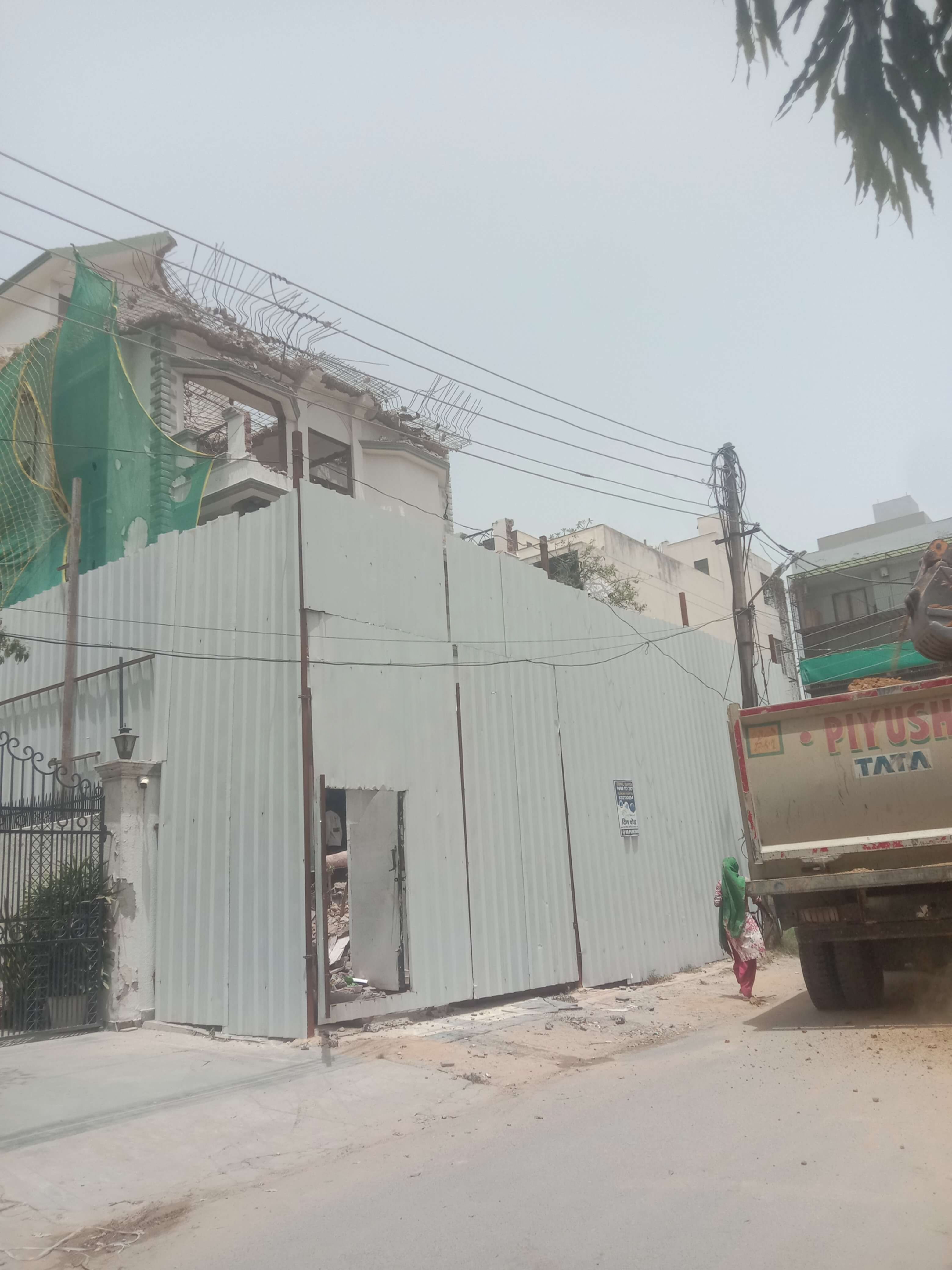 DLF Phase 1, Block E