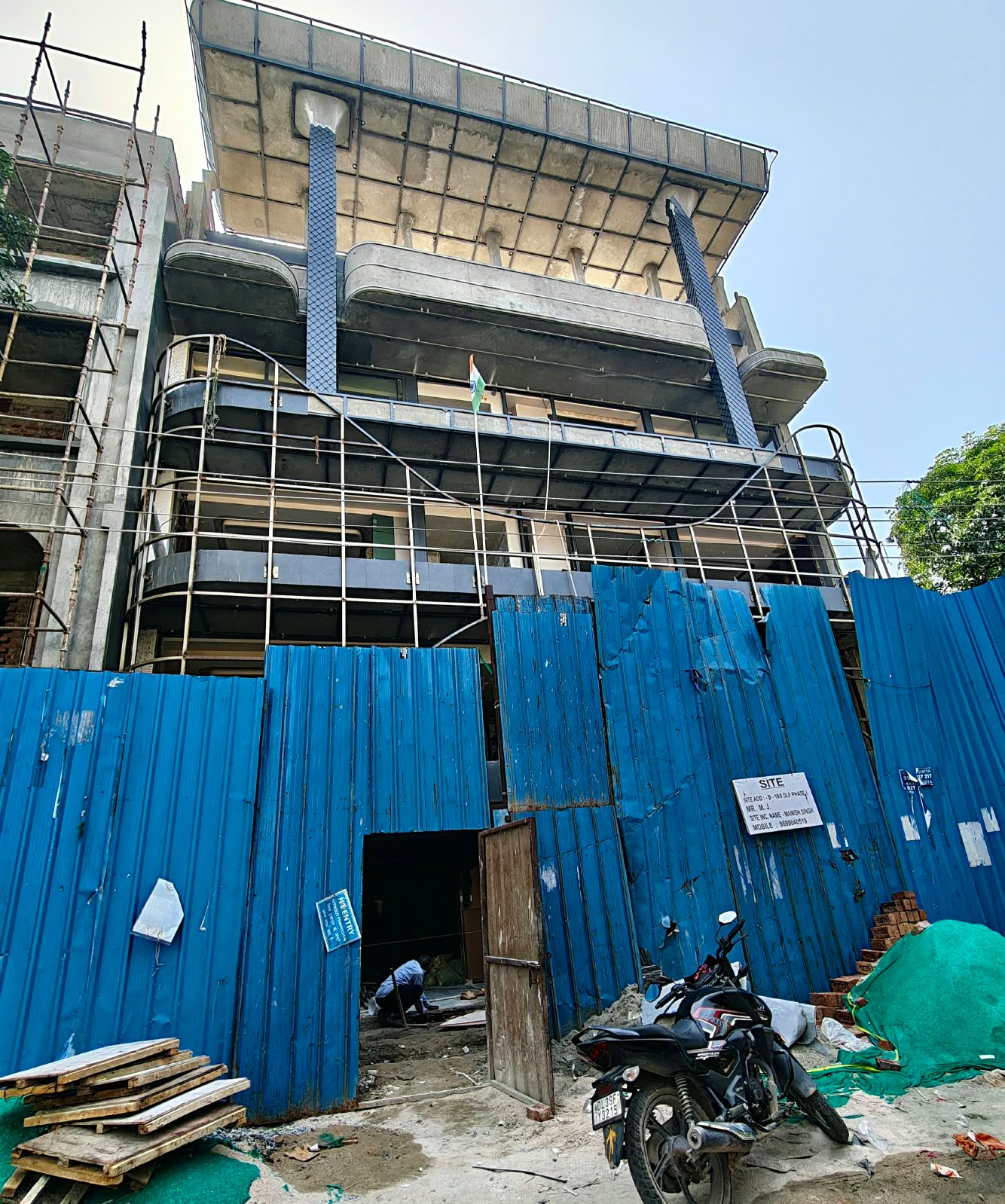 4 BHK Builder Floor, DLF Phase 1, Block B, Gurgaon