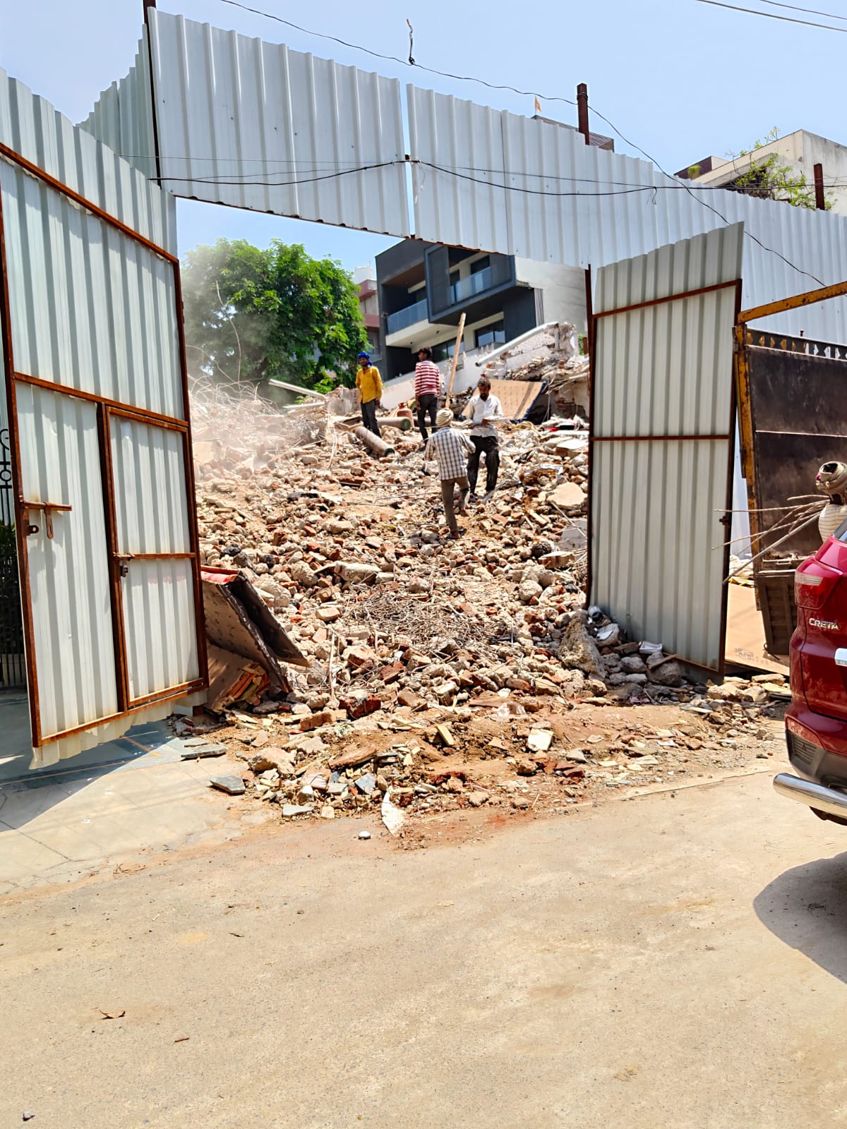 DLF Phase 1, Block E