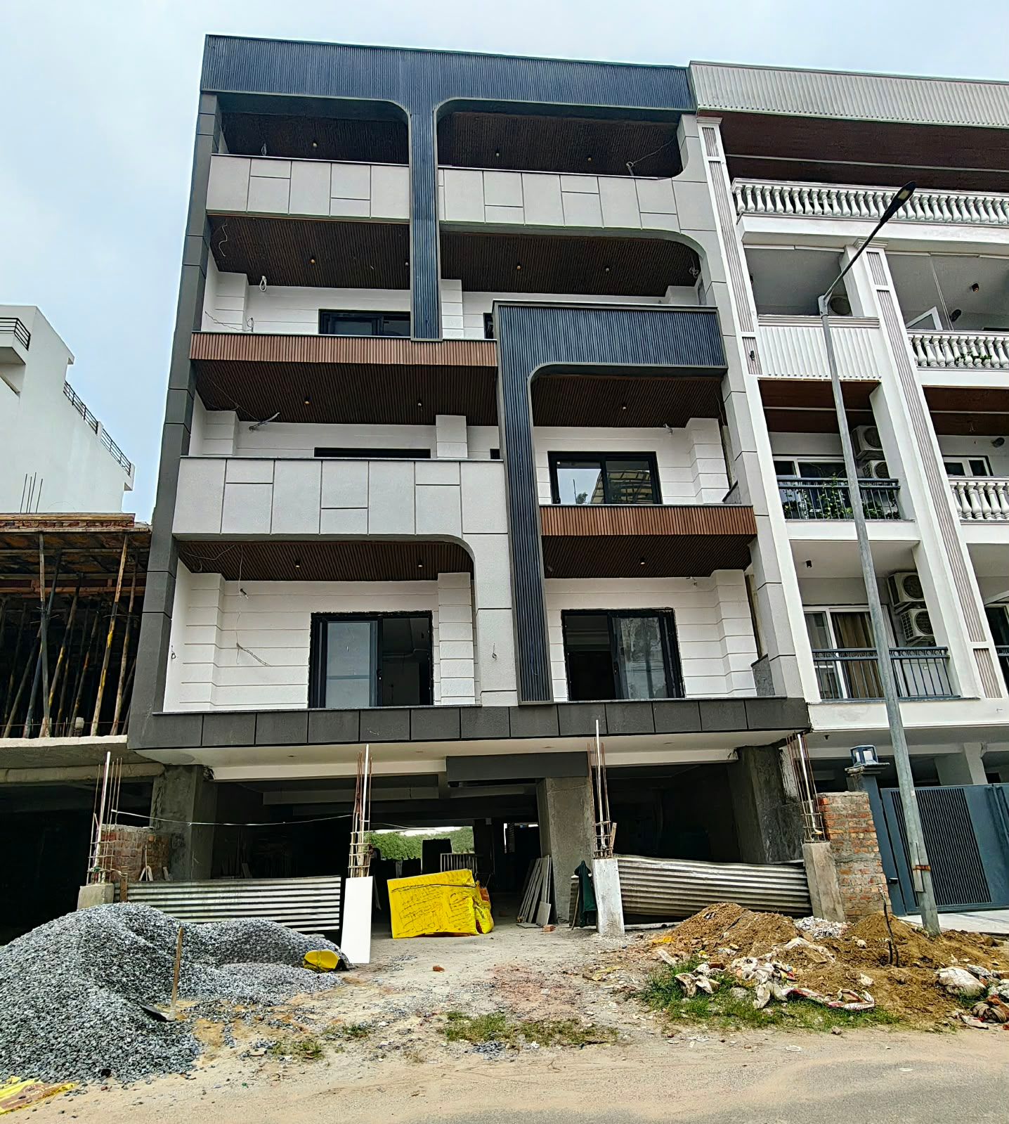 4 BHK Builder Floor, Ansal Esencia & Versalia, Gurgaon