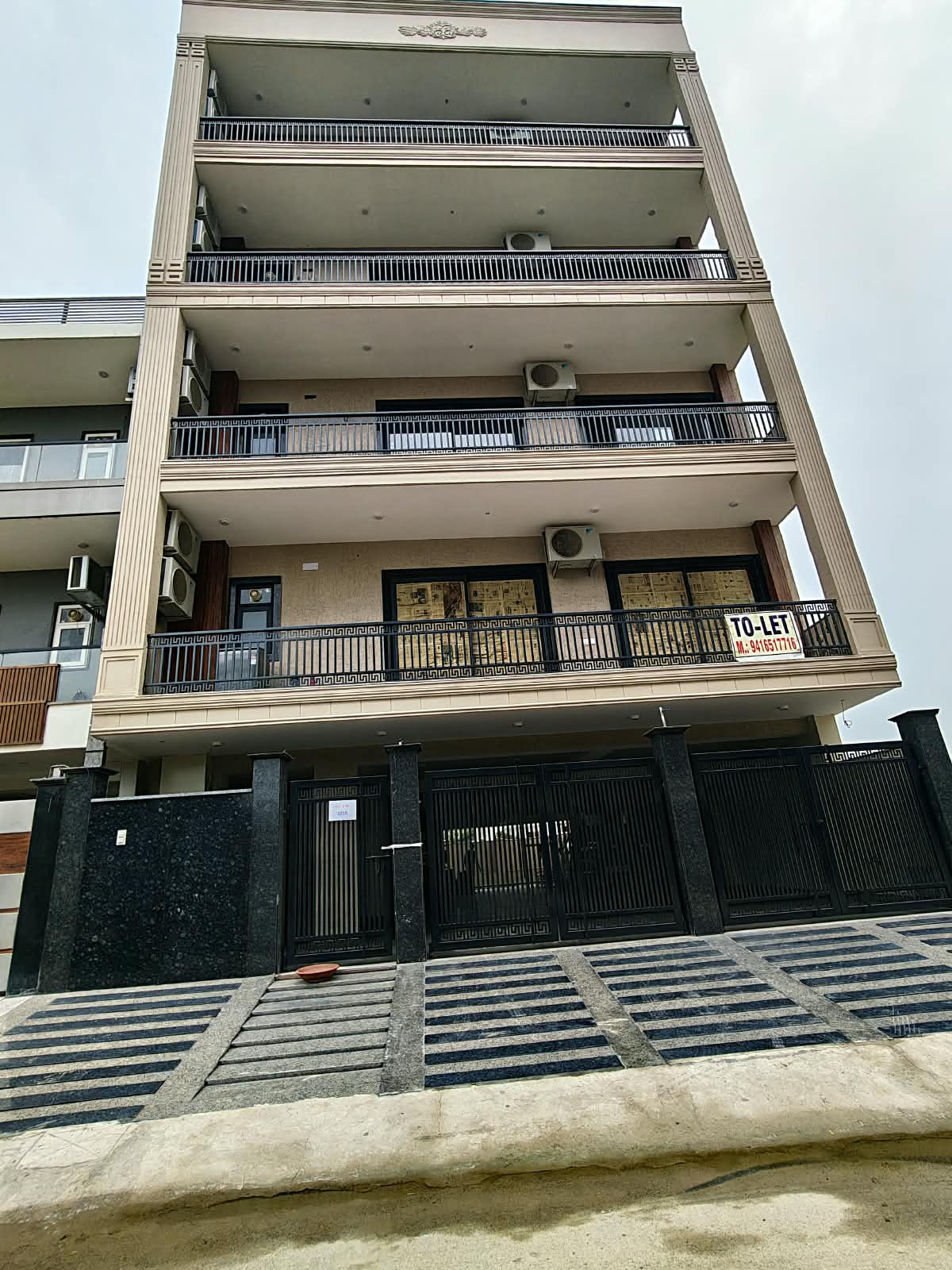 4 BHK Builder Floor, Ansal Esencia & Versalia, Gurgaon