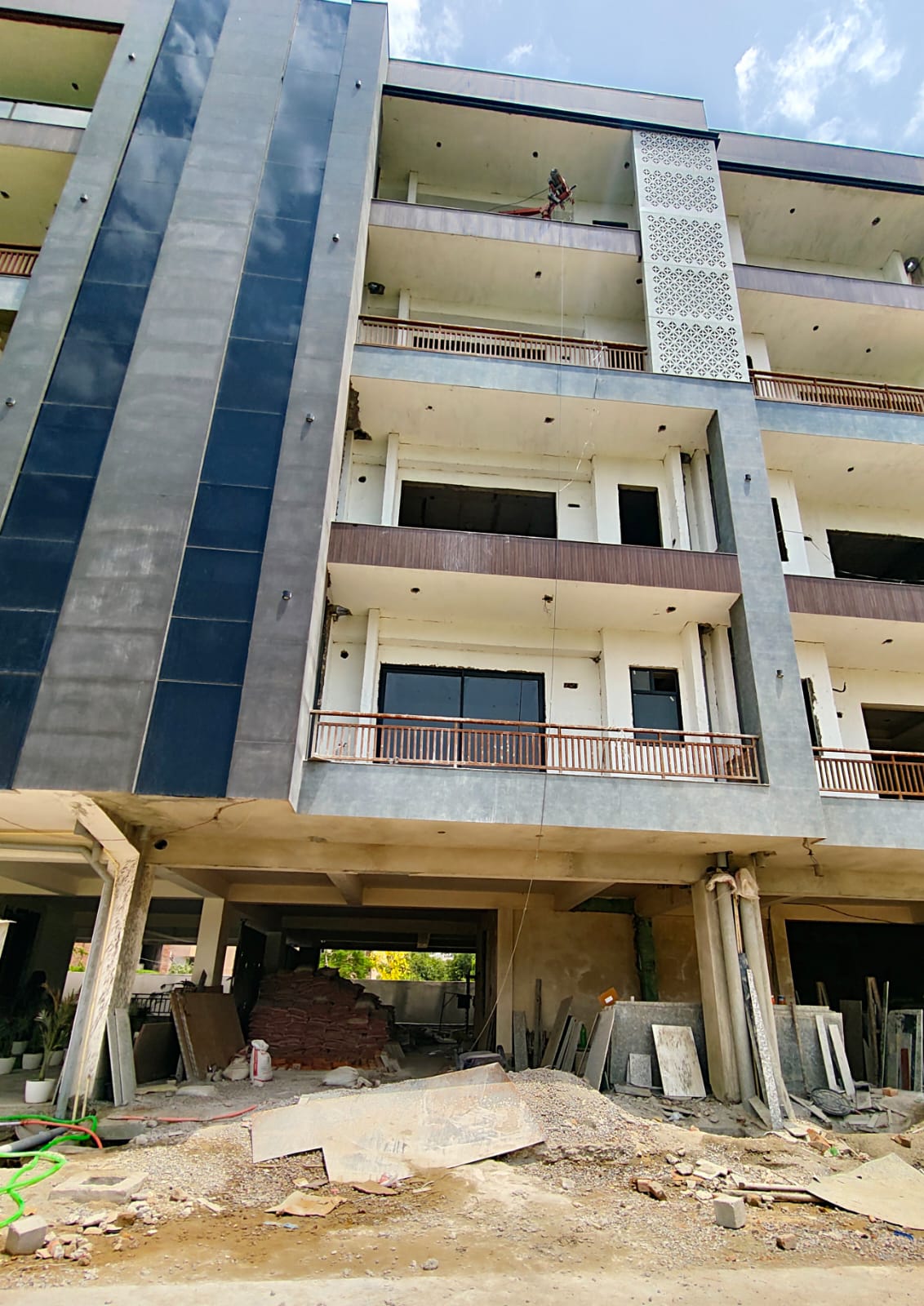 Orris Atulyam 83