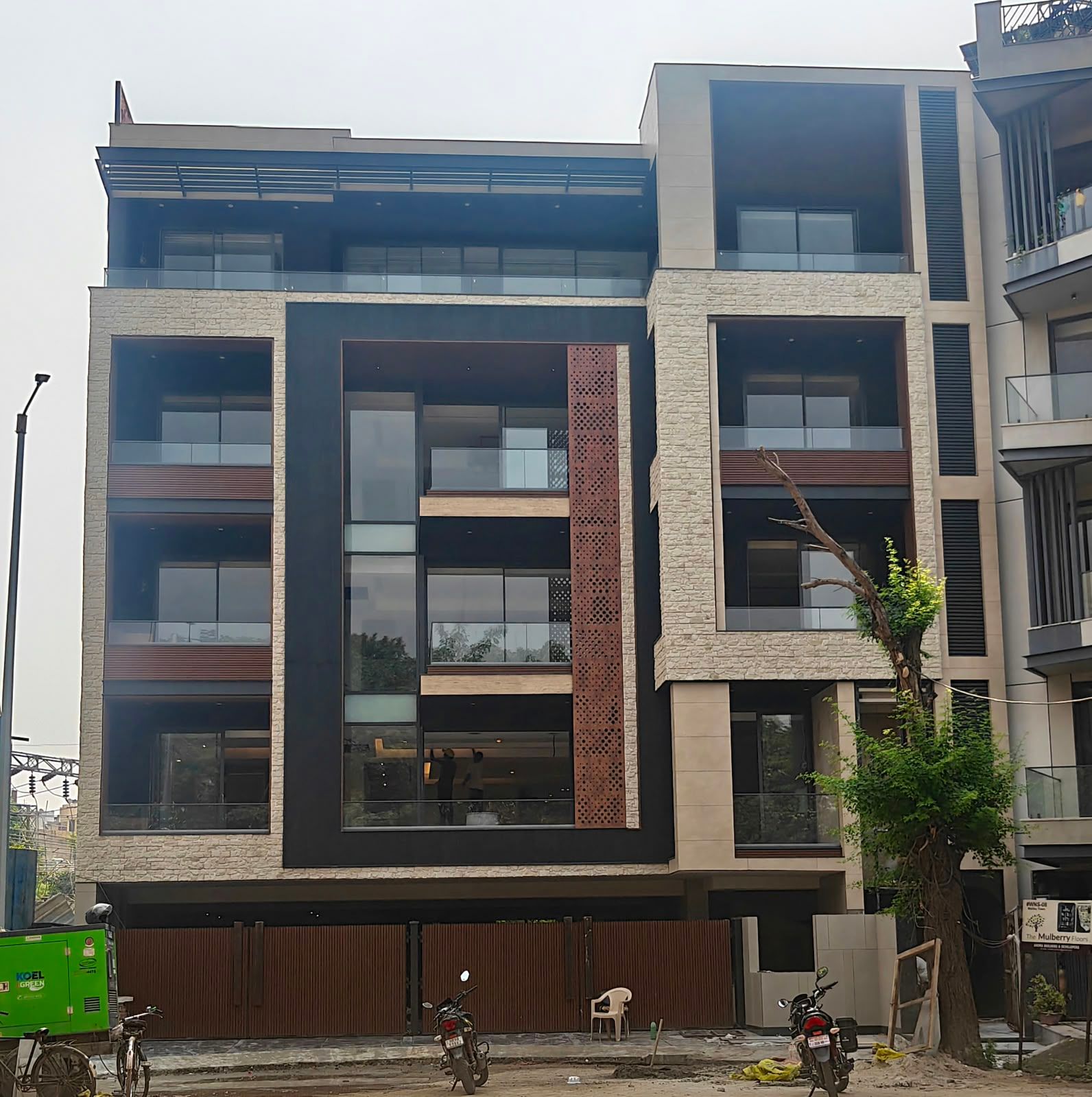 4 BHK Builder Floor, Malibu Town, Gurgaon