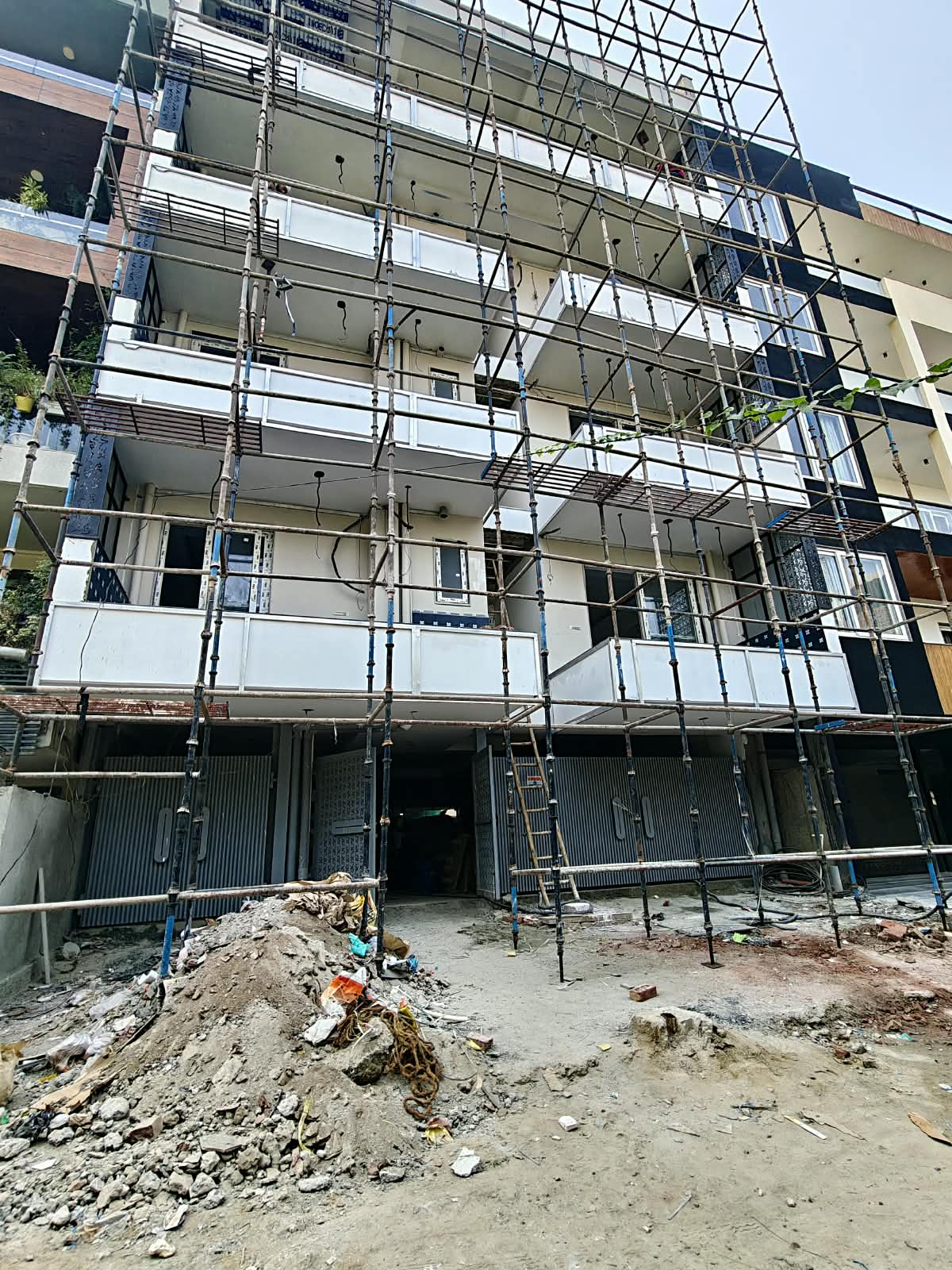 4 BHK Builder Floor, Malibu Town, Gurgaon