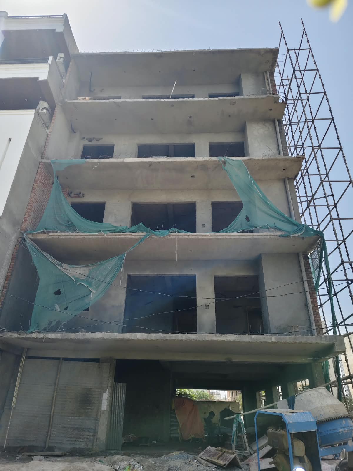 4 BHK Builder Floor, Ansal Esencia & Versalia, Gurgaon