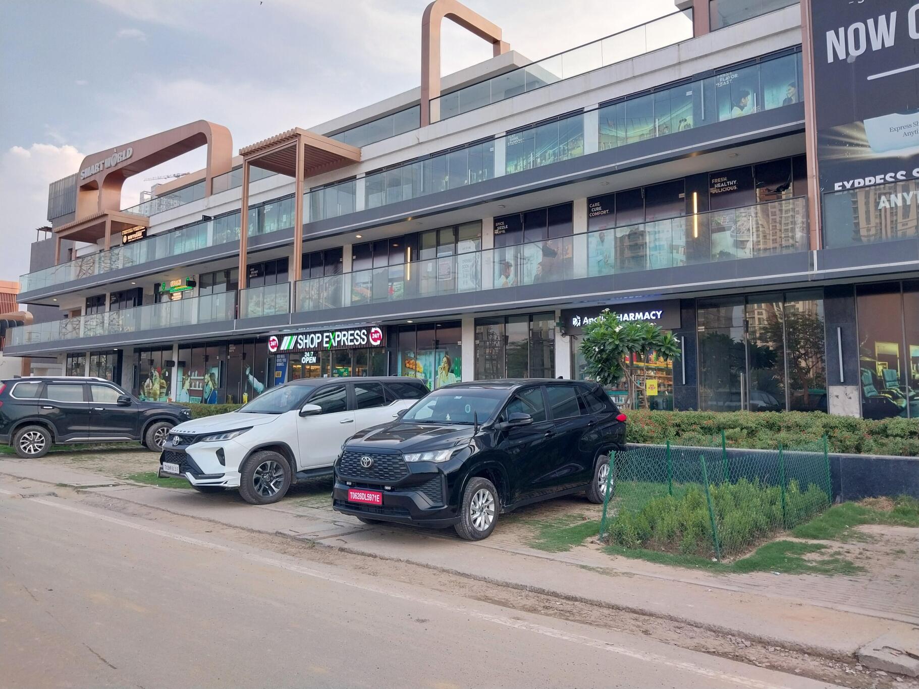 Retail, SmartWorld Orchard Street, Gurgaon