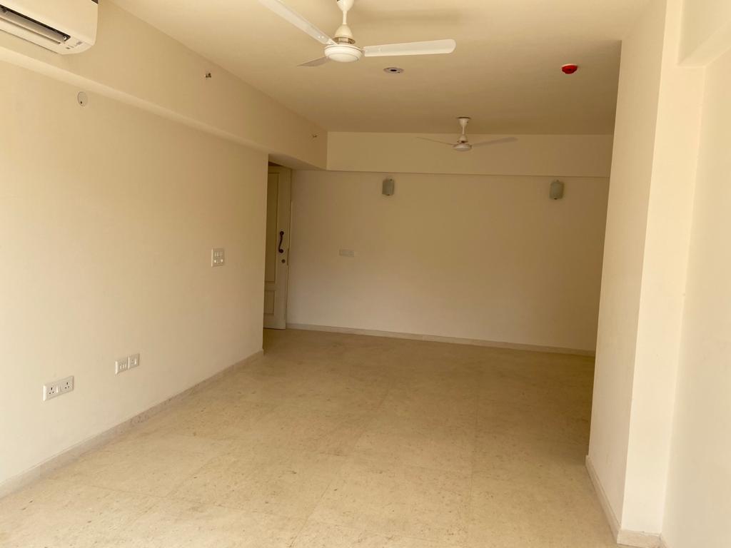 DLF Skycourt