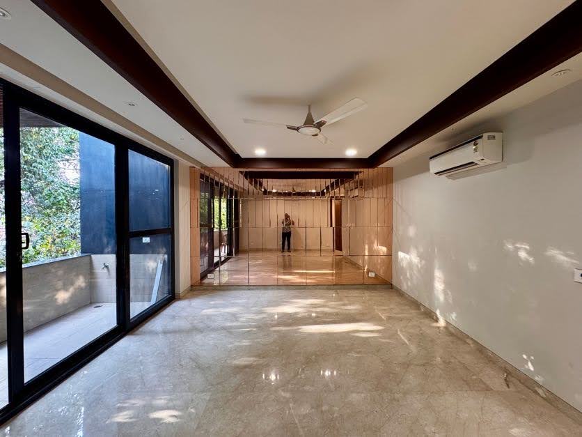 DLF Phase 1, Block F