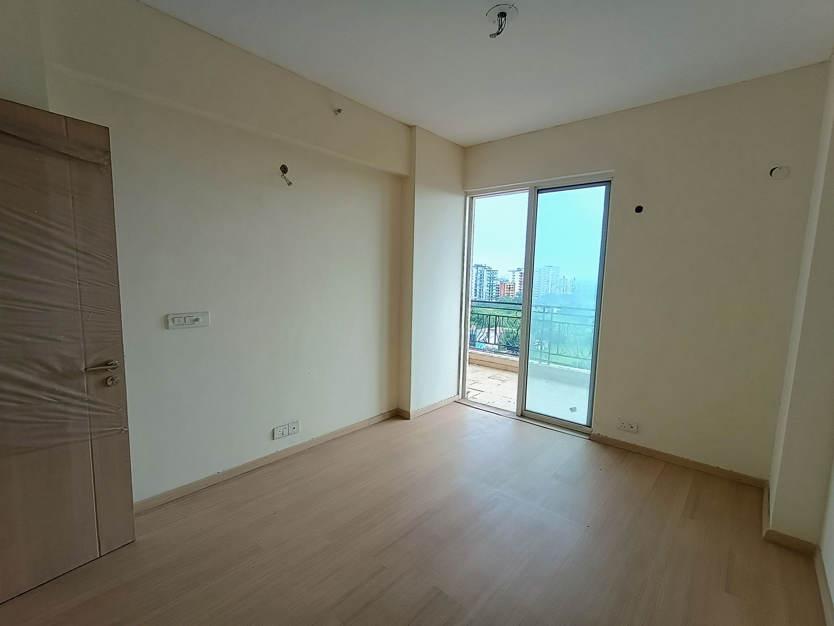 3 BHK Apartment, DLF Express Greens, Gurgaon