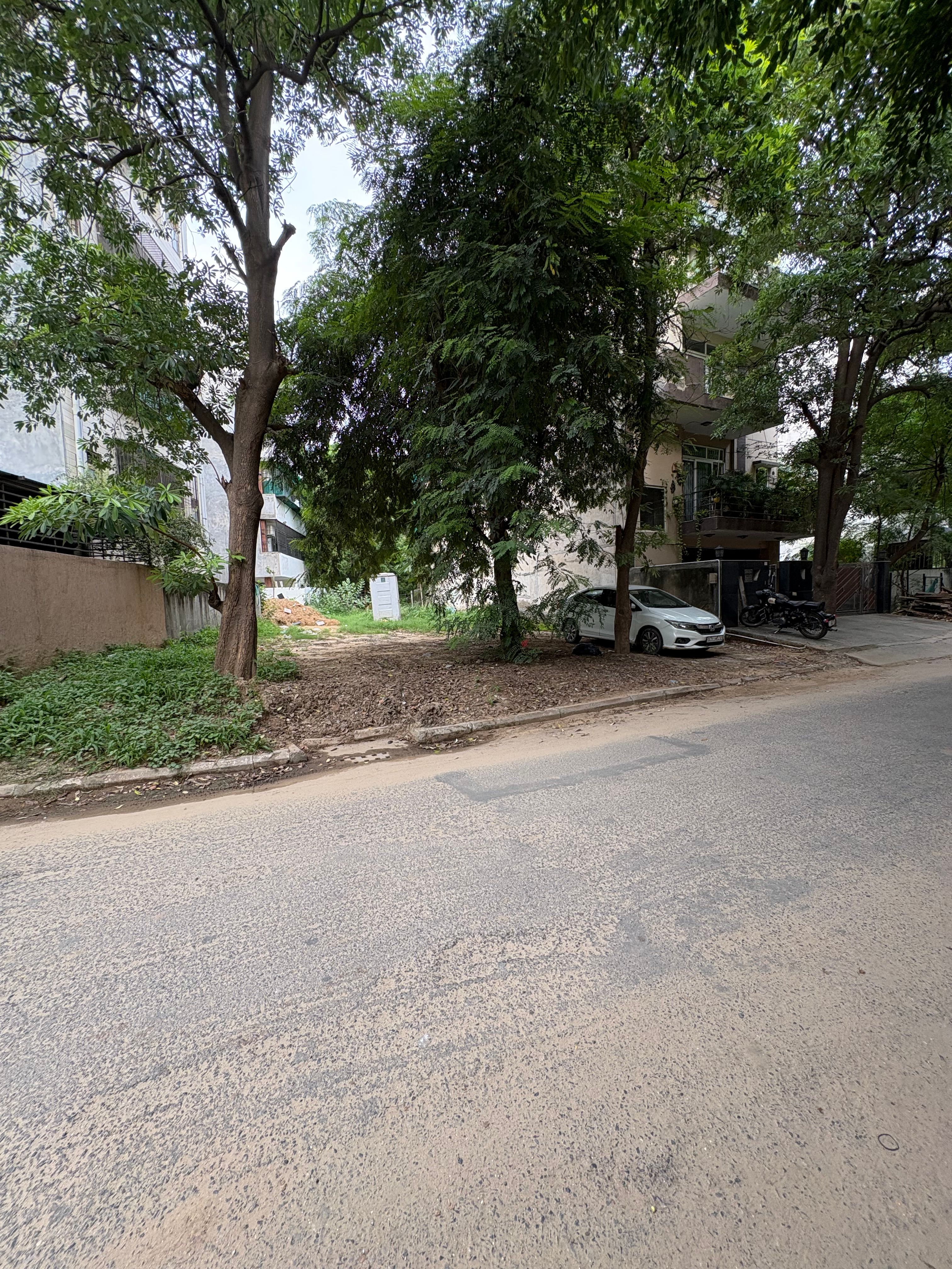 Plot, Malibu Town, Gurgaon