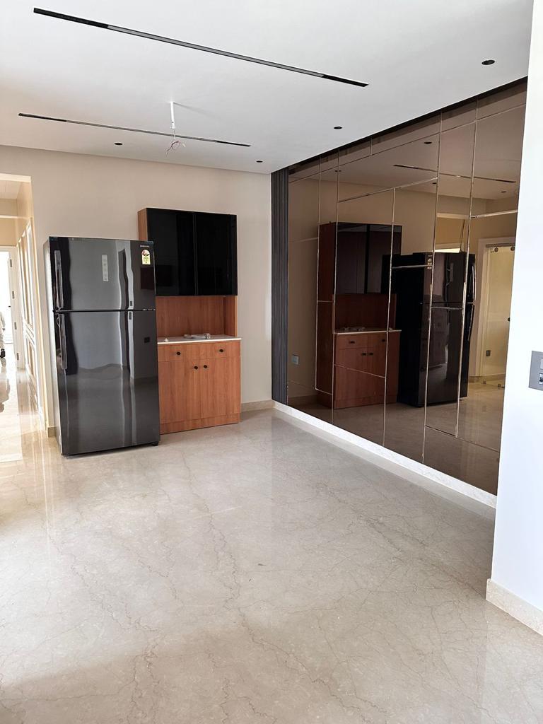 4 BHK Apartment, DLF Regent House, Gurgaon