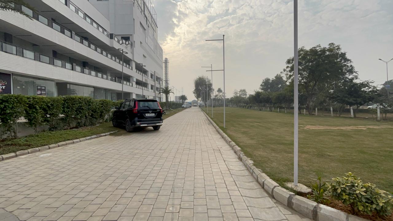 Retail, Spaze Tristaar, Gurgaon