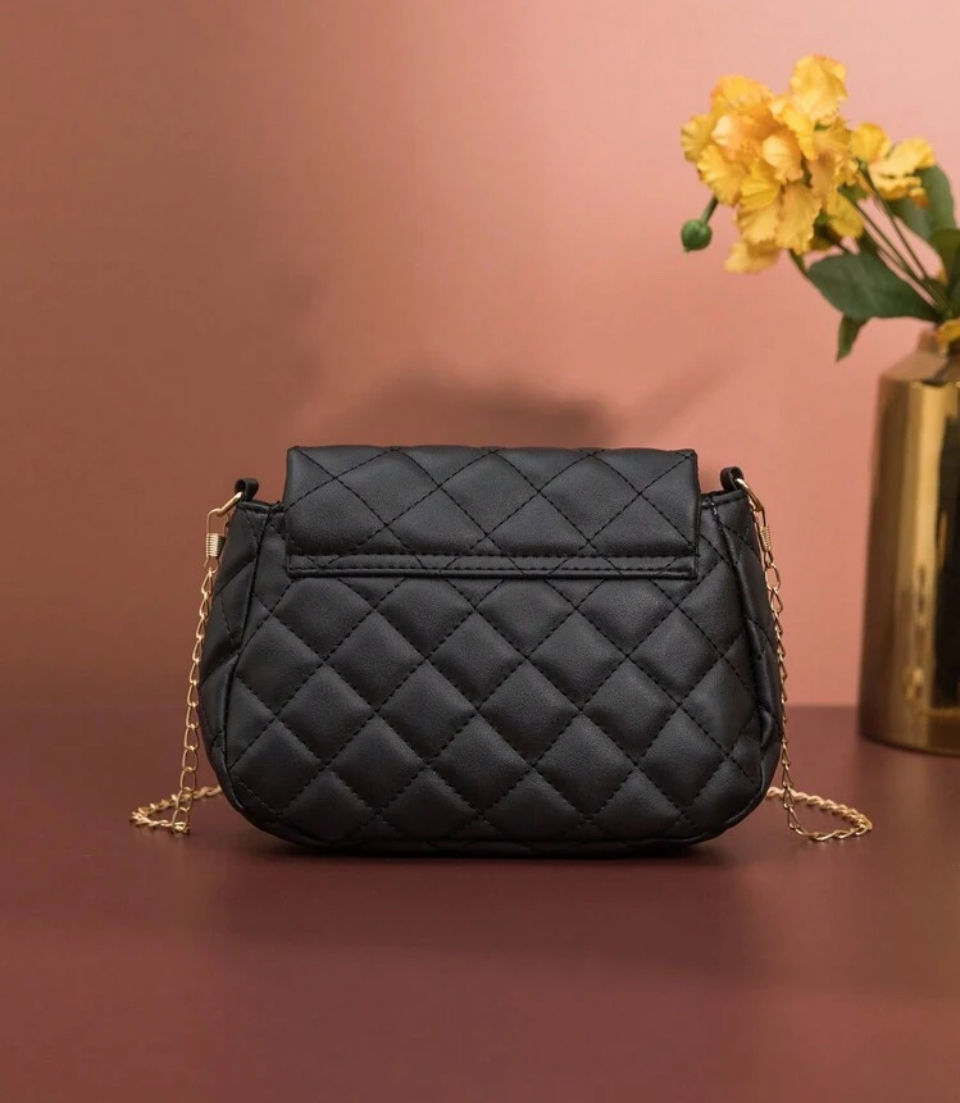 Fashionable Versatile Women's Casual Cute & Sweet Rhombus Pattern Black Shoulder Bag With Chain Strap Valentines Image