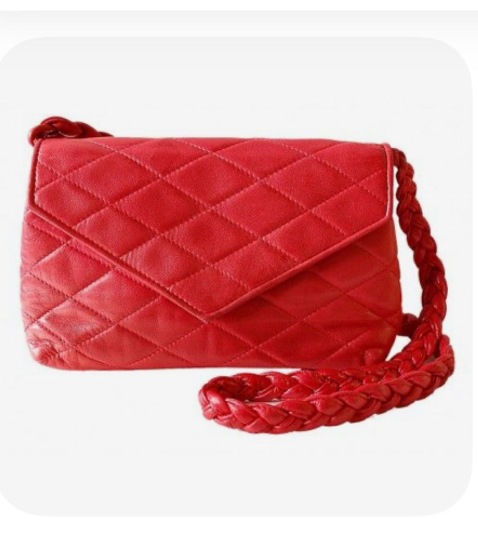 SOLID COLOUR TEXTURE HARDWARE EDGED BAG Image